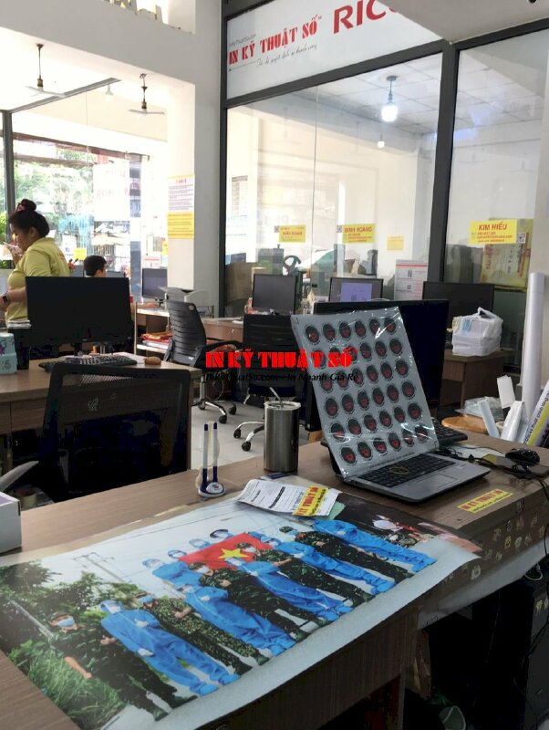 Decal in chuyển nhiệt lên vải, in Decal Pet nhiệt logo Khoa ngôn ngữ Nhật trường đại học - INKTS1834