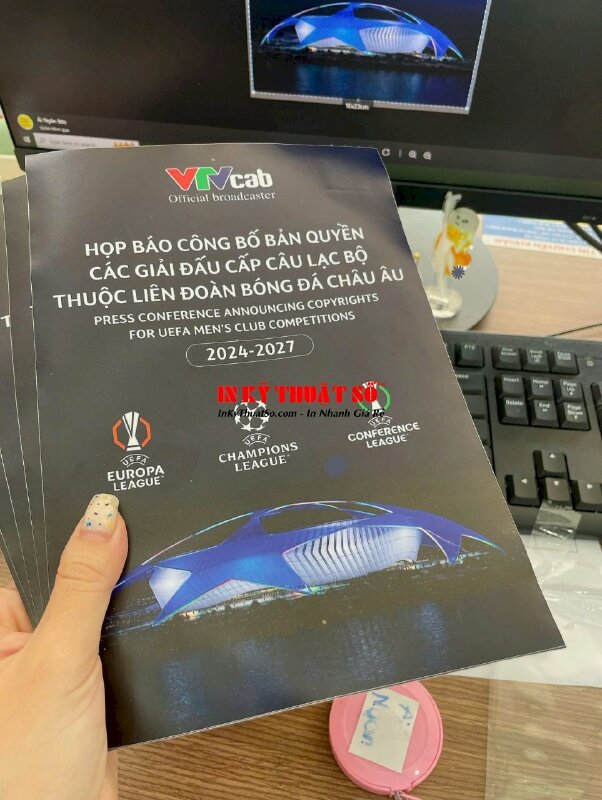 Làm menu plastic đóng cuốn lò xo A4 dịch vụ cho Pet Grooming Salon - INKTS1869
