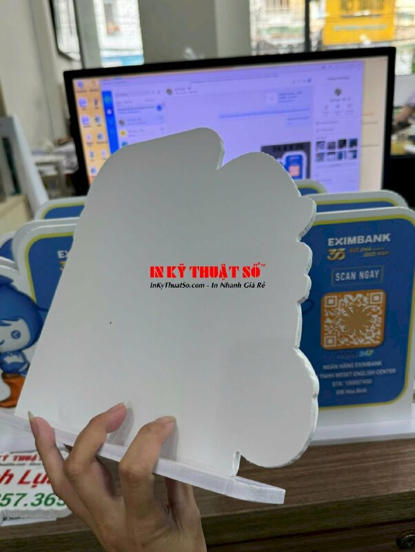 In thẻ tích điểm có mã QR code và mã Barcode, in thẻ nhựa PVC bo góc, đánh sổ nhảy - INKTS1866