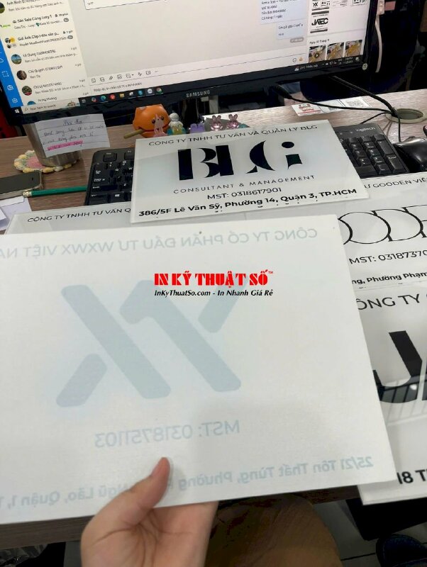 In biển hiệu thông tin công ty, in UV ngược lót trắng full nền lên tấm Mica trong 5li - INKTS2913