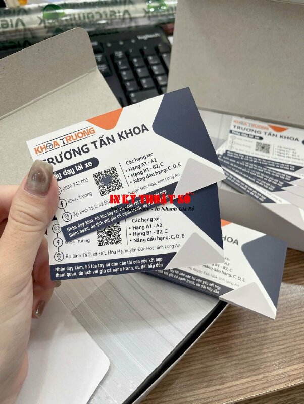 Làm thẻ phòng khách sạn, in thẻ nhựa PVC 2 mặt thông tin, ép mờ, bấm lỗ tròn 5li - INKTS1868