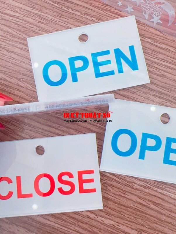In thẻ Mica Close Open làm tag gắn trên thiết bị van, đục lỗ tròn để cột dây hoặc gắn móc khóa - INKTS2845
