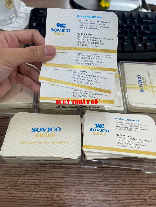 In name card ép kim giấy nhũ vàng in Offset 2 mặt chức danh Senior Secretary - INKTS3006