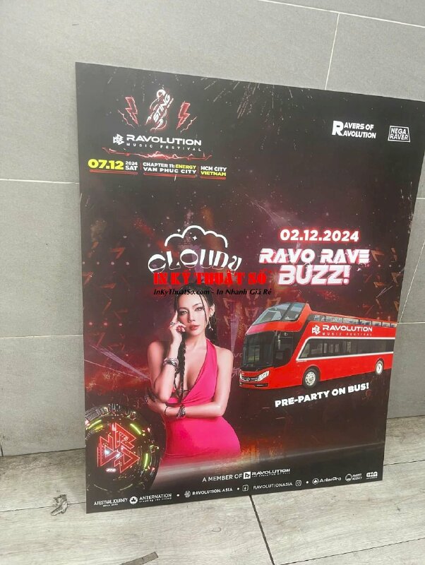 In bảng sự kiện PP bồi Formex 5li sự kiện lễ hội âm nhạc, tấm Poster cứng ốp tường, gắn kệ Standee khung gỗ chữ A - INKTS3005
