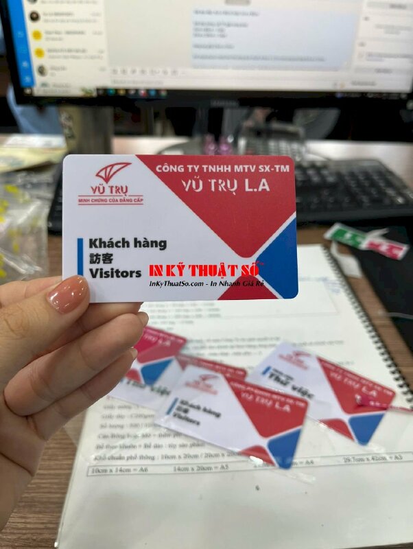 In Decal sticker logo tem nhãn trong suốt, in mực dầu, cán màng bóng, bế Demi từng sticker - INKTS1896