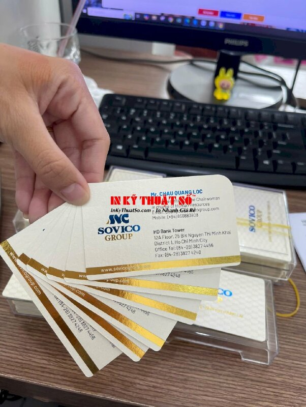 In name card ép kim giấy nhũ vàng in Offset 2 mặt chức danh Senior Secretary - INKTS3006