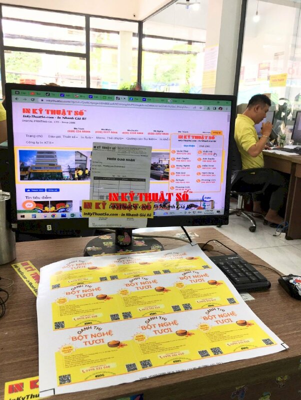 In biển hiệu công ty Mica trong khổ A3, in UV lên Mica trong 3li, lót trắng nền - INKTS1979