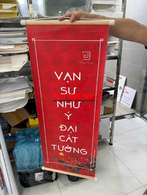In cặp câu đối chúc Tết vải Canvas dầu bóng, nẹp gỗ 2 đầu Nhà nhà hòa thuận mãi An khang Vạn sự Như ý đại Cát tường - INKTS2918