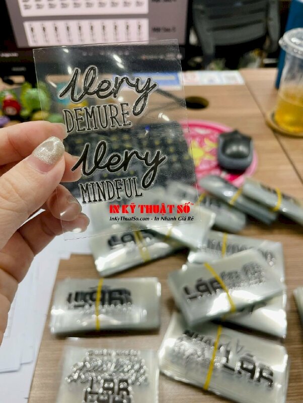 In UV DTF nhãn dán logo mọi bề mặt, tem nhãn dán hộp nước hoa - INKTS2726