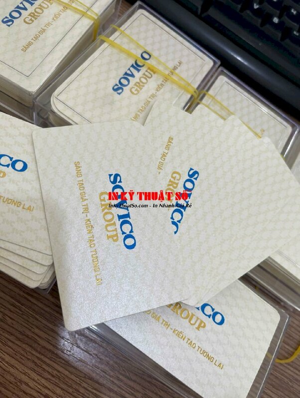 In name card ép kim giấy nhũ vàng in Offset 2 mặt chức danh Senior Secretary - INKTS3006