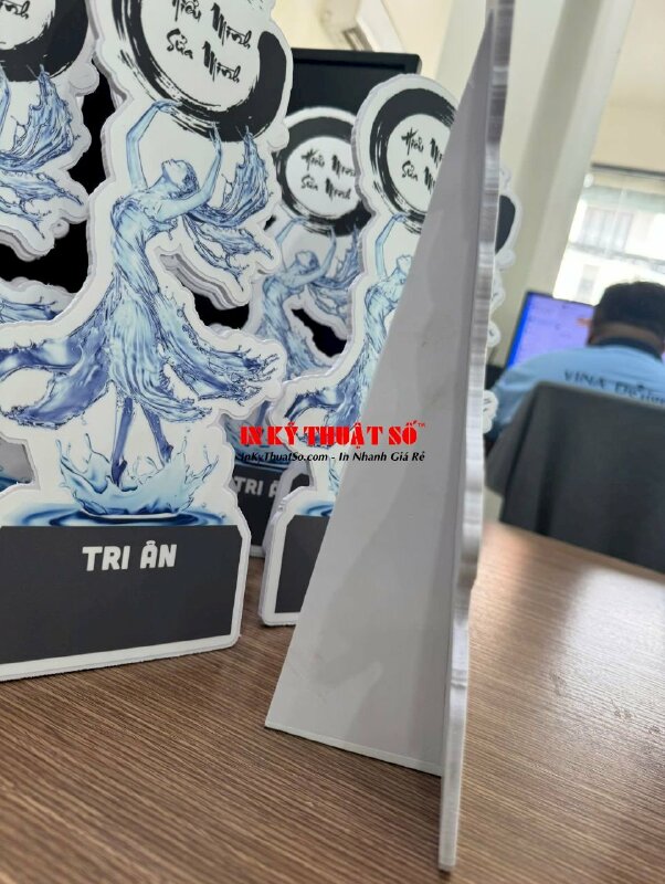 Làm áo khoác đồng phục công ty in tên doanh nghiệp, tên sản phẩm từ Decal PU in chuyển nhiệt - INKTS1967