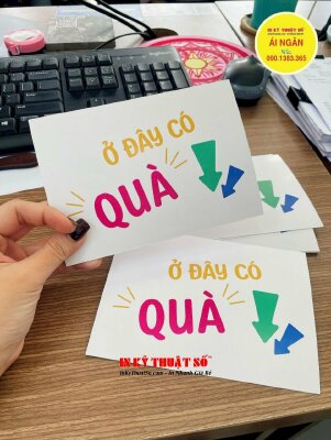 In giấy A6 thông điệp Ở Đây Có Quà, in chữ lên giấy theo yêu cầu - INKTS1704