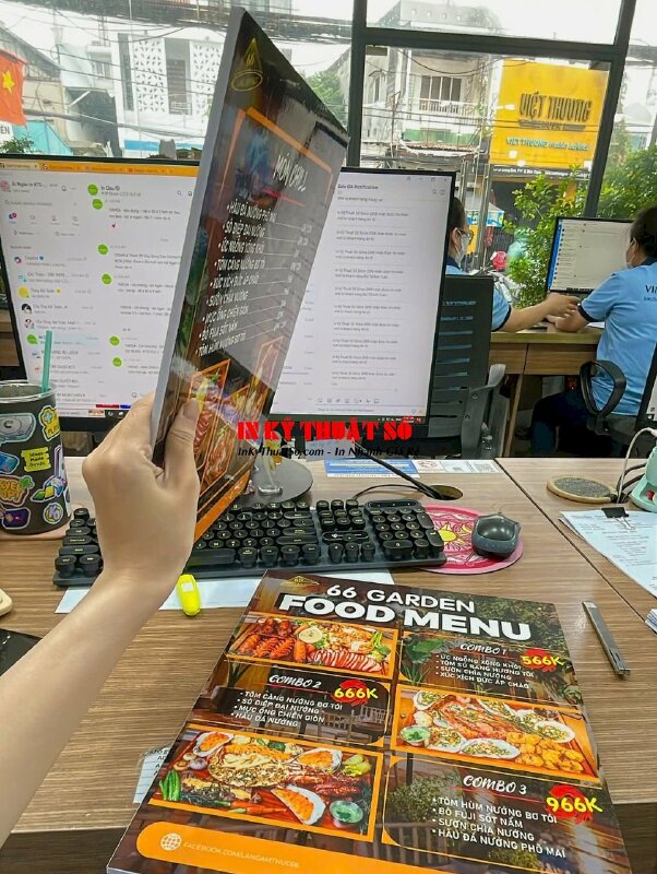 Làm menu làng ẩm thực, menu tấm cầm tay Food Menu, in PP bồi formex 5li cáng màng bóng chống nước - INKTS2909