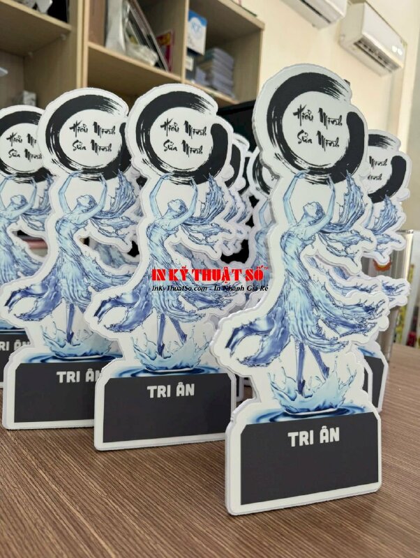 Làm áo khoác đồng phục công ty in tên doanh nghiệp, tên sản phẩm từ Decal PU in chuyển nhiệt - INKTS1967