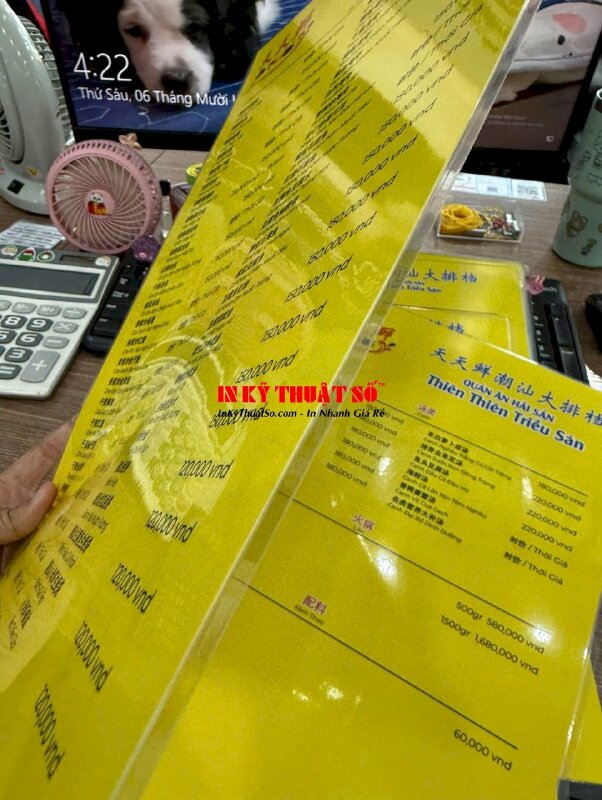 In tờ menu quán hải sản song ngữ Việt Trung, in menu giấy ép plastic khổ A3 - INKTS2919