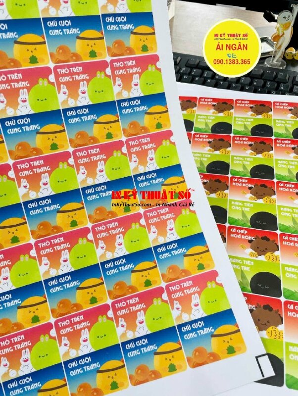In name card nhân viên kinh doanh, trưởng phòng kinh doanh công ty thương mại quốc tế, name card có in mã QR code WeChat, Zalo - INKTS1831