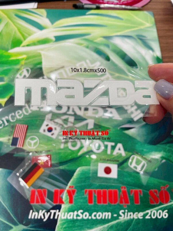 In mác treo, tag quần áo in logo thương hiệu mã QR code, bấm lỗ tròn 5li để xỏ dây dù treo tag - INKTS1720