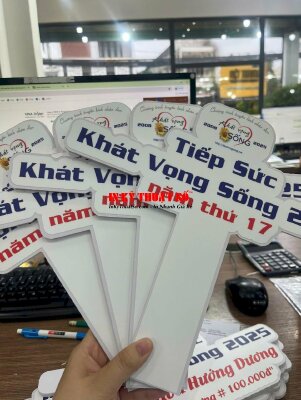 In Hashtag cầm tay thiện nguyện, in PP keo mực dầu cán mờ, bồi Format 5li in 1 mặt cắt CNC theo viền - INKTS2912