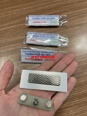 In bảng tên học sinh chất liệu nhựa đổ keo Epoxy gắn nam châm thiết kế truyền thống, hàng gửi về Sa Đéc, Đồng Tháp từ TPHCM - INKTS2926