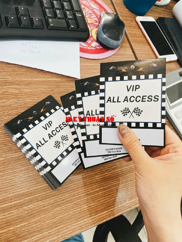 In tag giấy treo theo yêu cầu cho Chùa, bấm lỗ tròn 5li, cấn theo file - INKTS1863