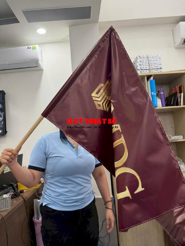 Lá cờ in logo công ty bất động sản, in cờ vải Silk mực dầu bóng - INKTS2917