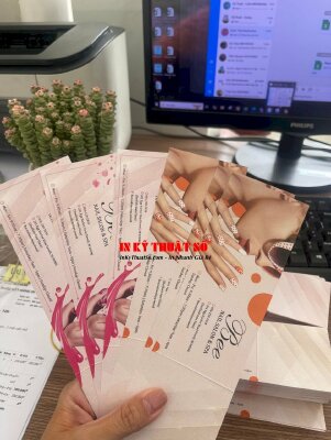 In Voucher Nail Salon &amp; Spa giấy mỹ thuật nhũ trắng, cấn răng cưa 1 đường, hàng gửi đi New Jersey Mỹ từ TPHCM - INKTS2857