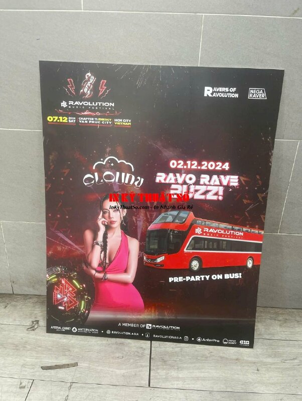 In bảng sự kiện PP bồi Formex 5li sự kiện lễ hội âm nhạc, tấm Poster cứng ốp tường, gắn kệ Standee khung gỗ chữ A - INKTS3005