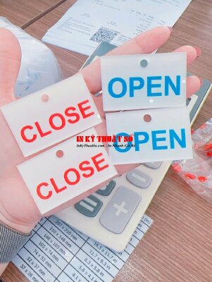 In thẻ Mica Close Open làm tag gắn trên thiết bị van, đục lỗ tròn để cột dây hoặc gắn móc khóa - INKTS2845